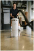 10083384f Kubek Stanley IceFlow™ 890 ml z odchylaną słomką - Ciemnografitowy