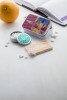 600189c okrągłe pudełko z cukierkami 12g